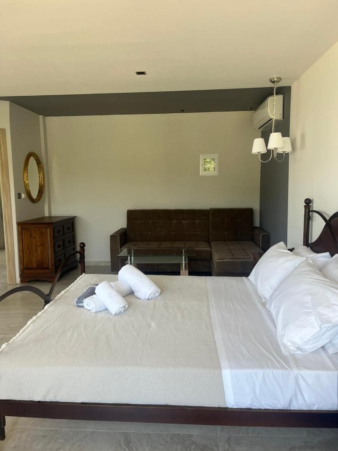 Néa Péramos Suites Ris מראה חיצוני תמונה
